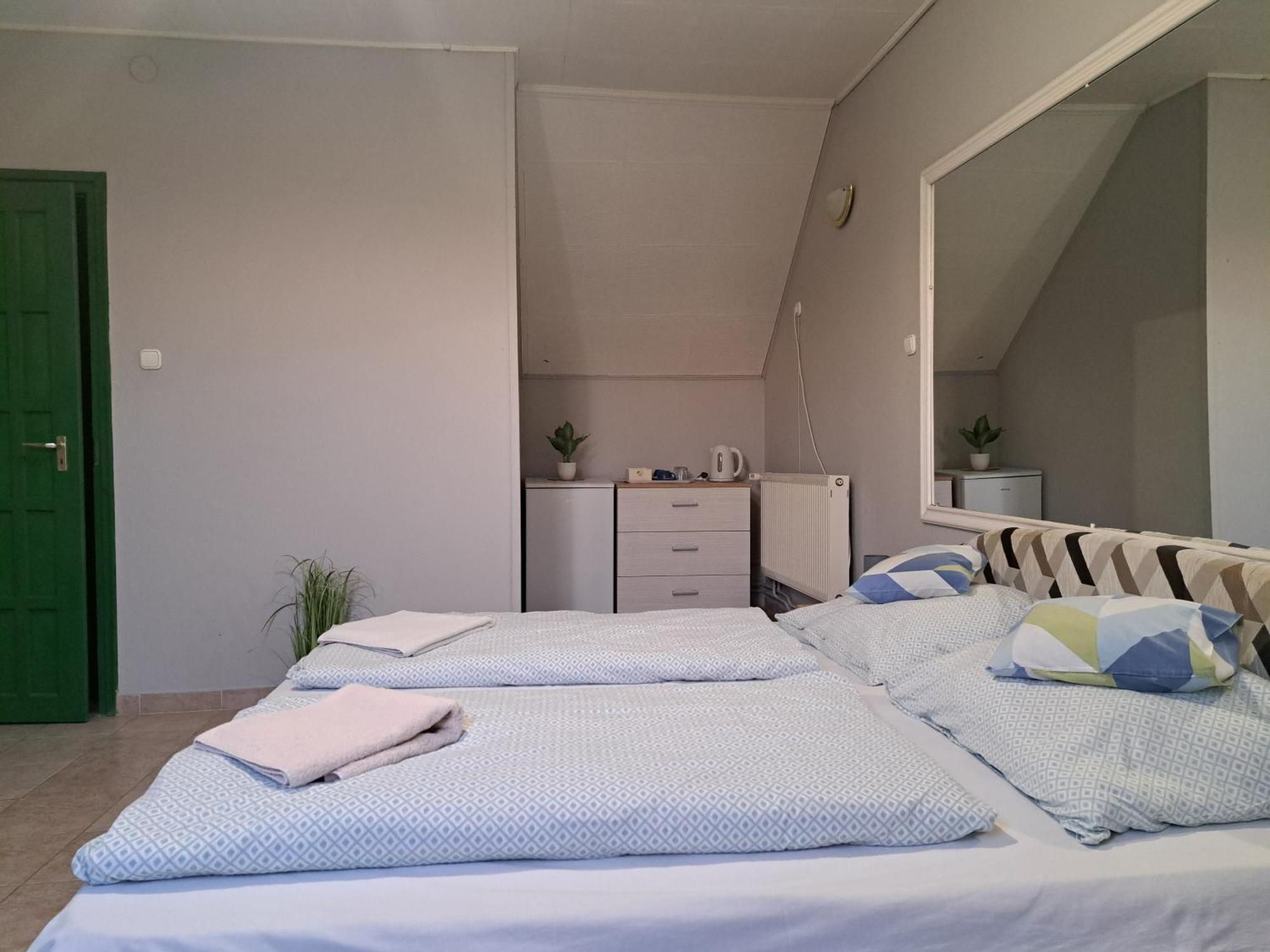 Bed and Breakfast Kisdiofa Panzio Es Vendeglo Vajdacska Экстерьер фото